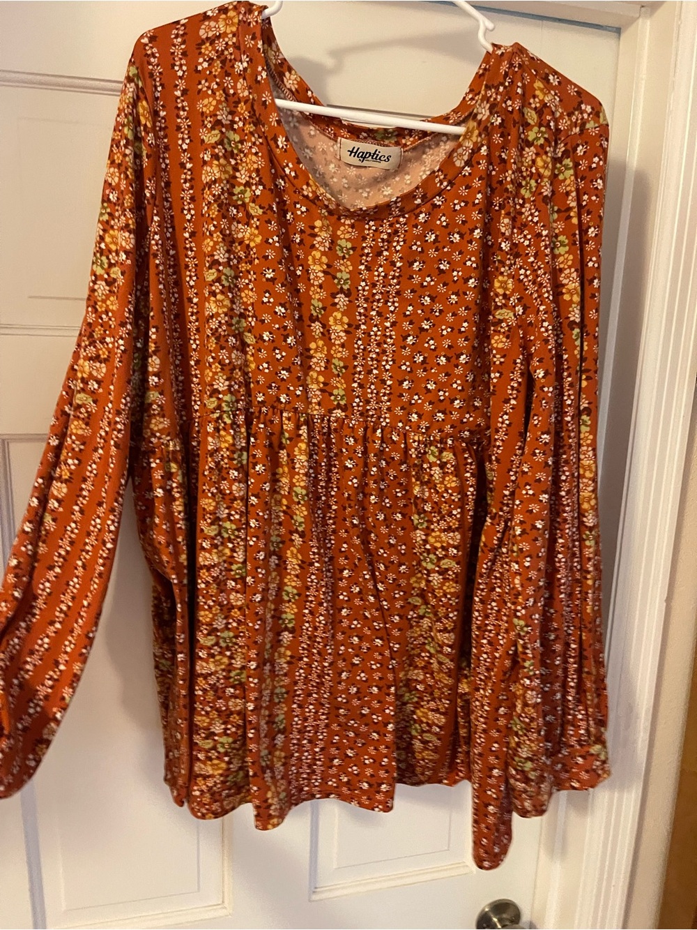 Haptics Rust Floral Long-Sleeve Tunic Top